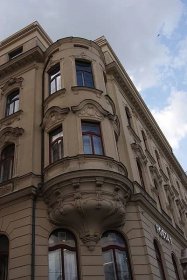 Budova Slovenské pošty na náměstí Slovenského národního povstání v Bratislavě