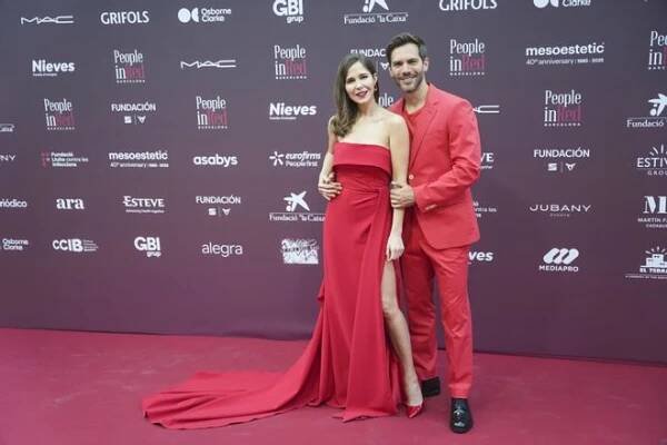 De Hiba Abouk a Natalia Sánchez: los famosos se dan cita en la alfombra solidaria de la gala People In Red