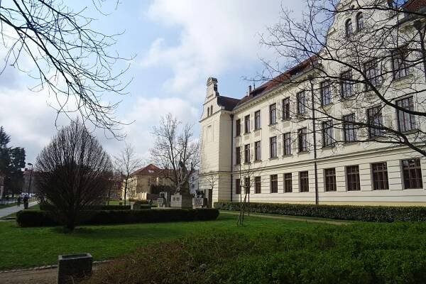 Gymnázium Benešov