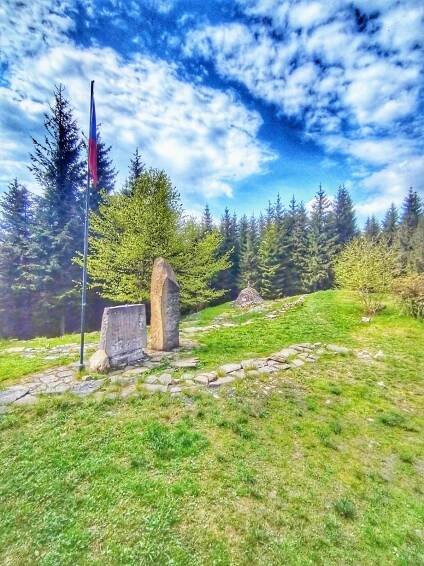 Jan Bančík - výlet Moravskoslezské Beskydy - Vrcholovka.cz