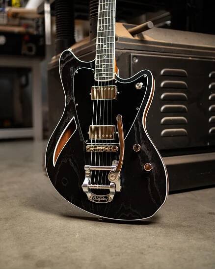 Voyager Deluxe Satin Black Exposed Grain (12 WEEK WAIT) | Jennings Guitars