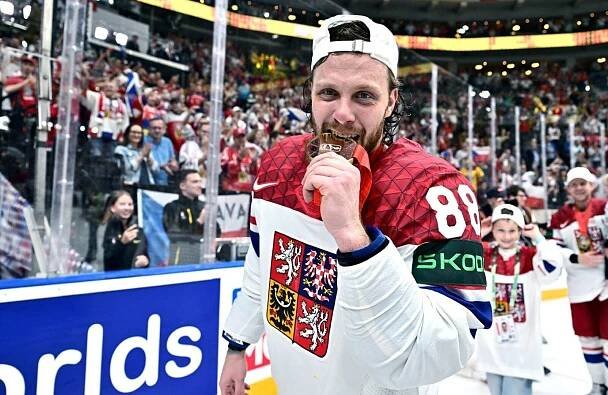 Skvělá zpráva ze zámoří, David Pastrňák bude hrát na mistrovství světa 2025