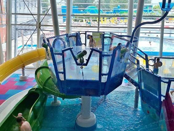 Vlnobití i jízda vzhůru. Aqualand Moravia o víkendu otevírá venkovní atrakce