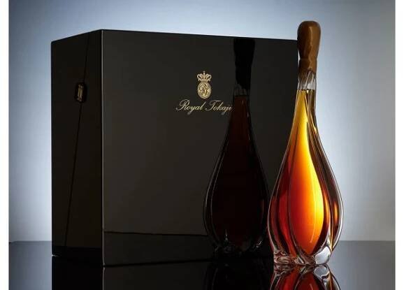 Limited edition: Only 20 bottles of this unique 1.5 liter decanter of Royal Tokaji Essencia 2008 exist, and 11 have already been sold.