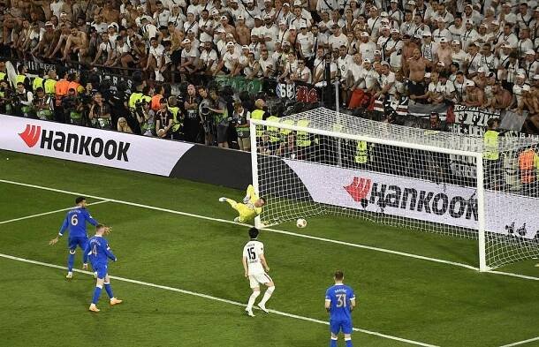 Finále Evropské ligy rozhodly až penalty! Triumf slaví Frankfurt