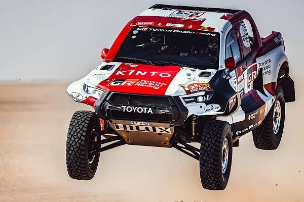 Colin-on-Cars - SA champ Henk takes first car win, Branch second on bikes