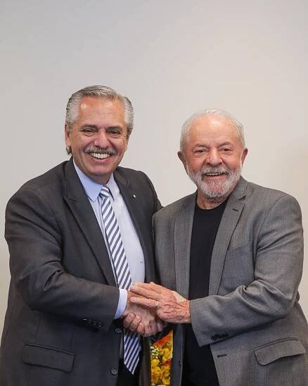 Soubor:Alberto Fernández y Luiz Inácio Lula da Silva en São Paulo 2022 (3).jpg – Wikipedie