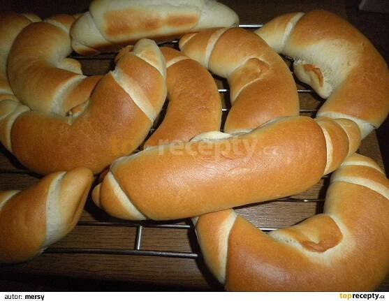 Domácí rohlíky z majonézového těsta recept - TopRecepty.cz