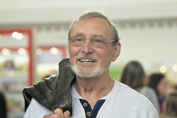 Ladislav Frej nadále trpí v nemocnici: Vrátily se mu problémy s páteří