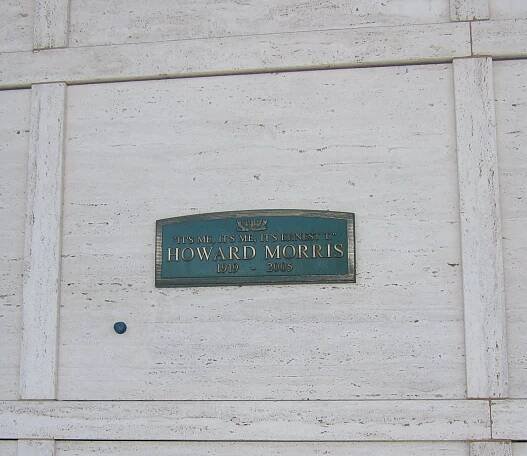 Larger memorial image loading...