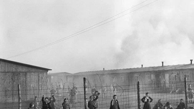 Záběry, které šokovaly svět. Osvobození koncentračního tábora Bergen-Belsen