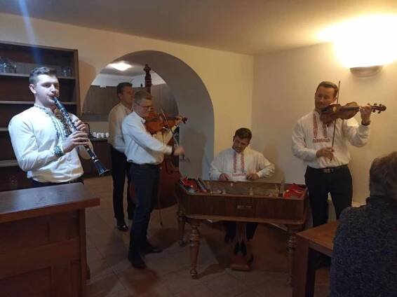 Cimbálová muzika Slovácko foto 3