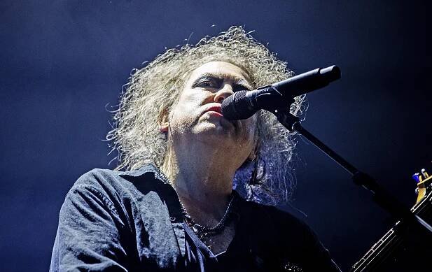 Fotky z koncertu: The Cure převlékli Prahu do černé