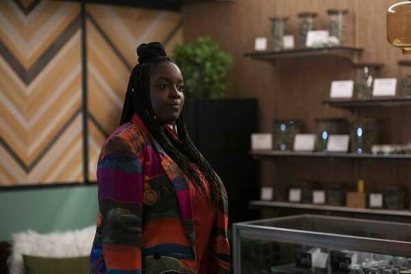 Shrill - Freak - Z filmu - Lolly Adefope