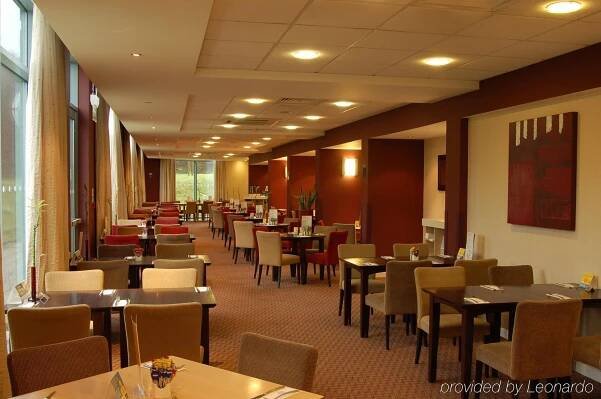 Holiday Inn Express London Stansted Airport By Ihg Stansted Mountfitchet Restaurace fotografie