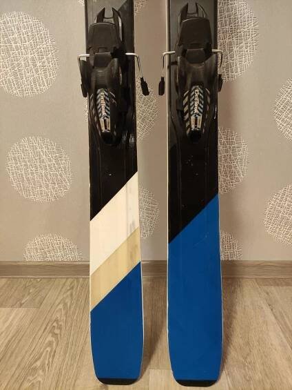 Krásné freeride lyže Völkl 90Eight, 184cm