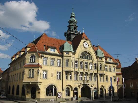Soubor:Ptuj-mestnaHisa1.JPG – Wikipedie