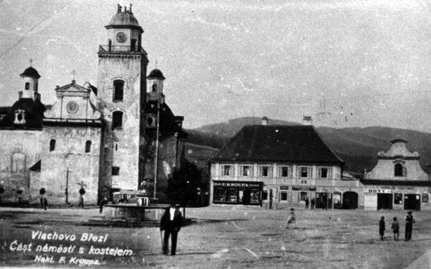 RETRO: Historické fotky Vlachova Březí. Nahlédněte do uliček i na staré náměstí