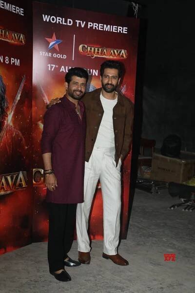 Vicky Kaushal, Director Laxman Utekar, Divya Dutta, And Vineet Kumar Singh Spotted At Mehboob Studio - Gallery