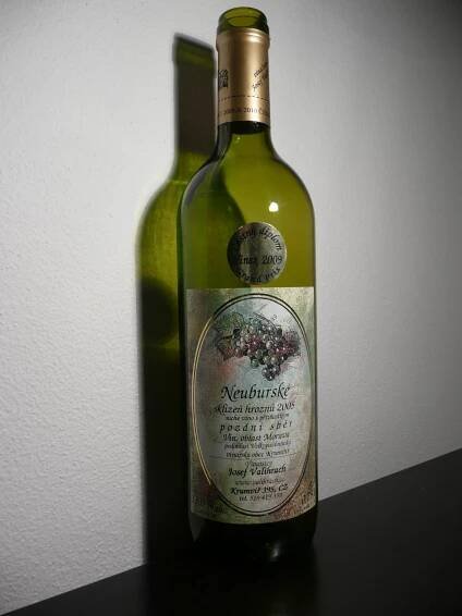 Víno Neuburské 2005, pozdní sběr, Vinařství Josef Valihrach