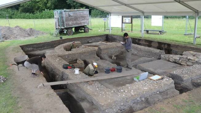 Revizní archeologický výzkum,  prováděný pracovníky Archeologického ústavu AV ČR Brno u čtvrtého mikulčického kostela v roce 2012. V letech 2008 až 2013 proběhly revizní výzkumy všech kostelů objevených v 50. a 60. letech minulého století | foto:  Lumír Poláček – archiv Archeologického ústavu AV ČR Brno