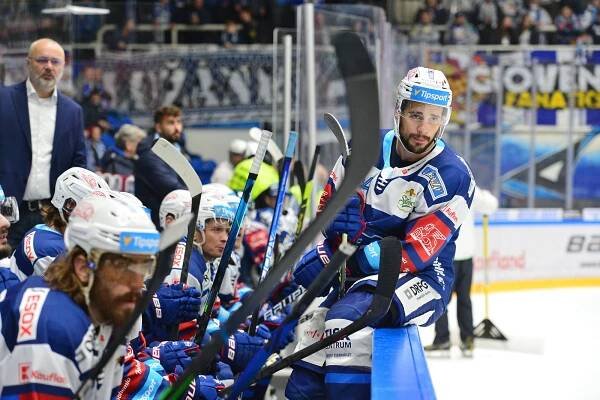Kometa se zvedá, Hüblův jubilejní 400. gól nic neřešil. Krejčí zarmoutil Jágra
