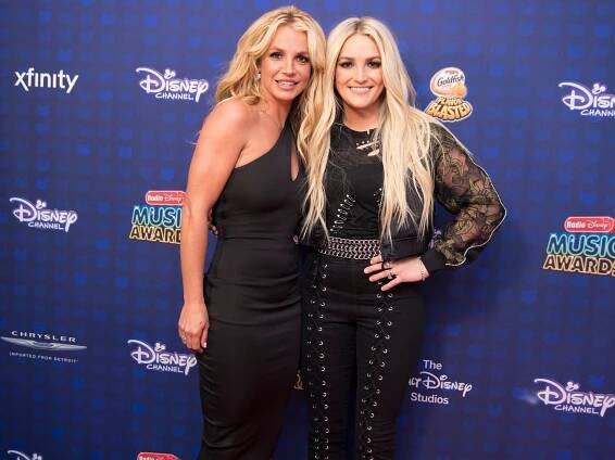 Jamie Lynn Spears Presents Britney Spears with Icon Award at Radio Disney Music Awards