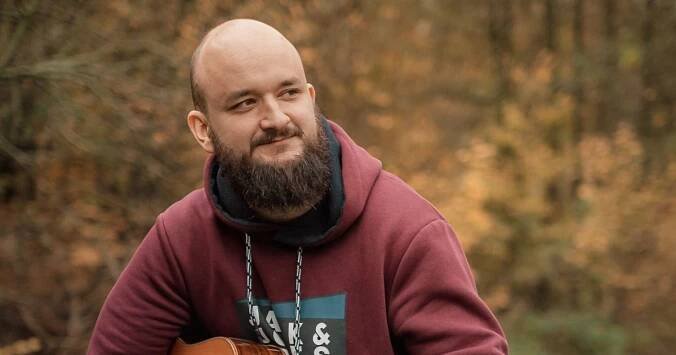 Nejvíc jsem jako malý poslouchal Lunetic, prozrazuje písničkář Pokáč