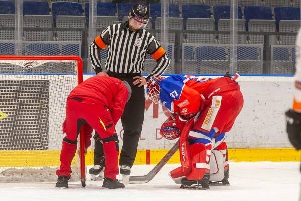 Klub HC RT TORAX Poruba 2011 podpořil babyboxy charitativním utkáním