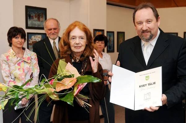 Prišla domov a uvidela mŕtveho syna. Zdena Gruberová krutú ranu prekonala aj vďaka inžinierovi Ľudovítovi - Dobré noviny