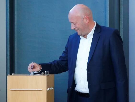 Premiér v Německu den po zvolení končí. Židé měli „nejhorší obavy“, Merkelová zuřila