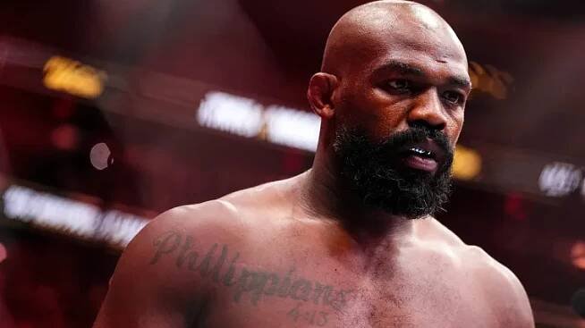 Body cam footage released of now-retired Jon Jones threatening Albequerque police officers