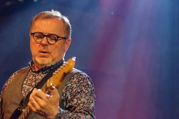 KONCERT MICHALA PAVLÍČKA: šestistrunná magie, pravda a láska