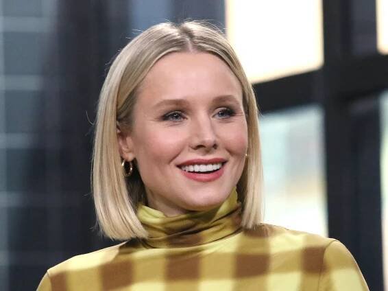 Kristen Bell’s Wavy Hair Is Making Her Want to Get a Perm