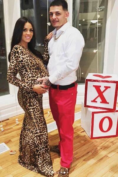 The Challenge Star Amanda Garcia Announces Engagement to Boyfriend Ray The Challenge's Amanda Garcia Announces Engagement to Boyfriend Ray