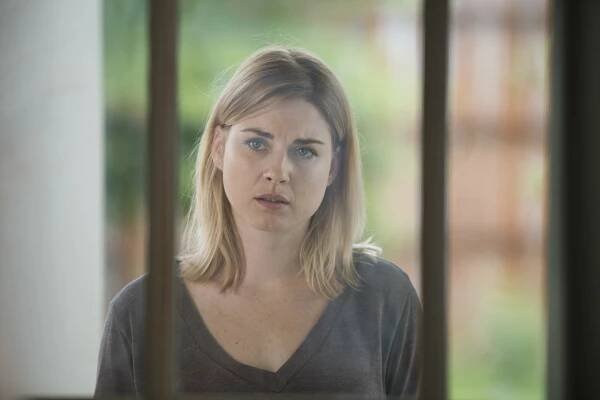 Živí mrtví - Teď - Z filmu - Alexandra Breckenridge