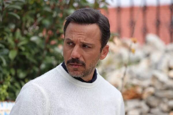 Maviye Sürgün - Episode 13 (E13) (2023)