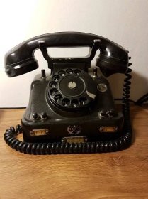 Telefonní aparát starý, černý - Starožitnosti