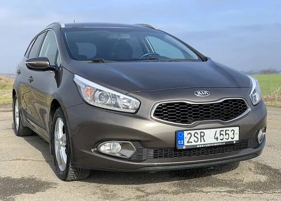 Kia Ceed 1.6 CRDi 94kW Exclusive SW/Manuál/Tažné - Výběrová auta