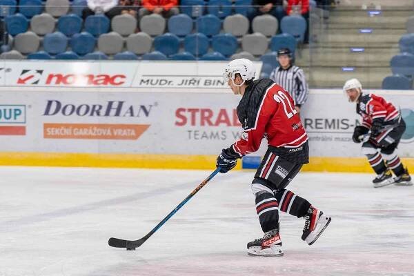 Hokej, 2. liga: Piráti Chomutov - SHC Klatovy 6:2 (2:1, 1:1, 3:0).