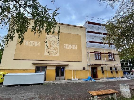 Kup si svou parketu! I tak může probíhat rekonstrukce staré sokolovny