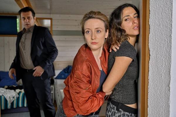 Vraždy u jezera - Noční démon - Z filmu - Alina Fritsch, Cansu Tosun