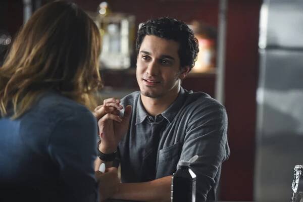 Tým Škorpion - Single Point of Failure - Z filmu - Elyes Gabel