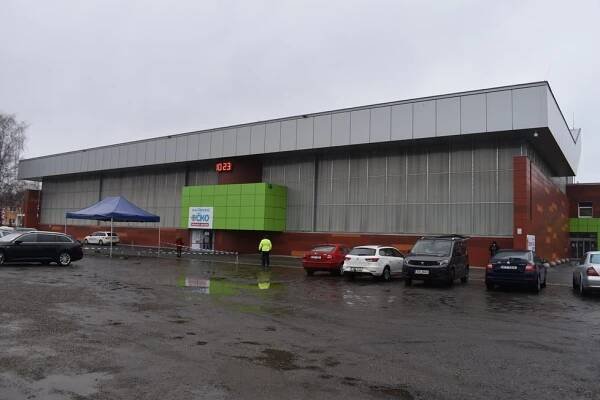 Ze sportovní haly „chytré“ očkovací centrum: V Havířově sází na QR kódy, urychlí vakcinaci