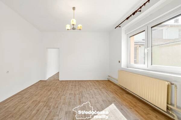 Prodej RD s prostorným pozemkem, 1 209 m2 - Čelákovice | Reality.iDNES.cz 