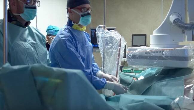 Fakultní nemocnice v Plzni pořídí robota na některé typy operací