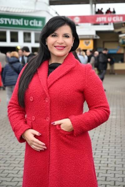 Andrea Tögel Kalivodová na Velké pardubické. 