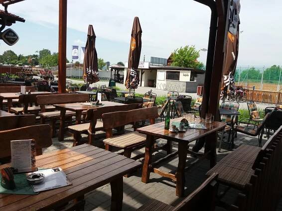 Restaurace Slovácký dvůr foto 3