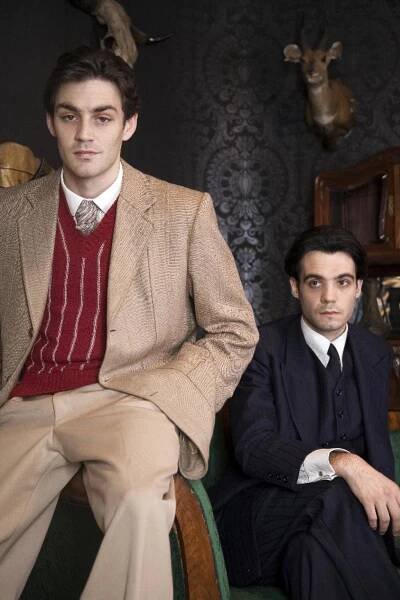 LITTLE ASHES, Matthew McNulty as Luis Bunuel, Javier Beltran as Federico Garcia Lorca, 2008. ©Regent Releasing