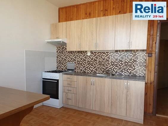 Pronájem bytu 3+1 s lodžií, 75 m2 - Pardubice (Cihelna)